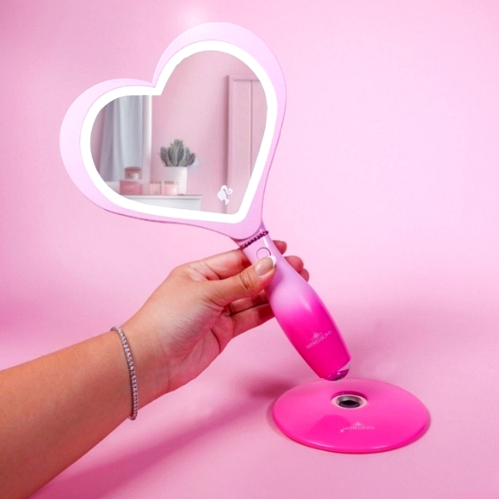 Barbie LED Handheld Mirror - Picture 3 of 16